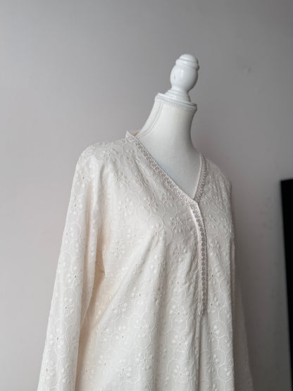 Off white Embroidered Cotton chicken Kari Kurta