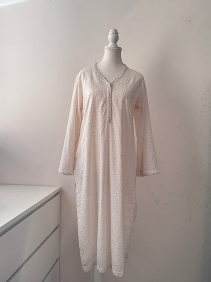 Off white Embroidered Cotton chicken Kari Kurta